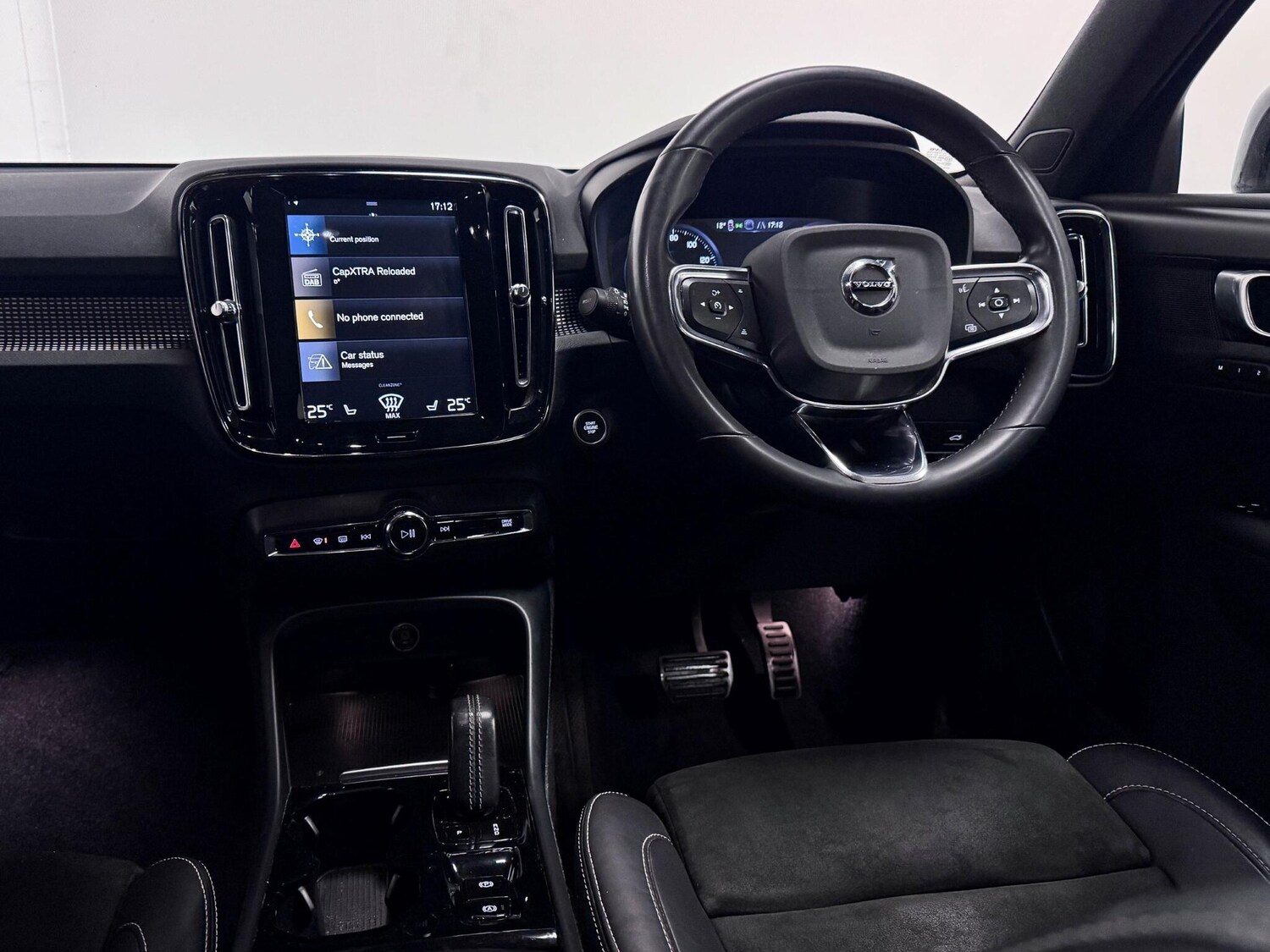 Used Volvo XC40 2022 for sale - 76388484: Photo 32