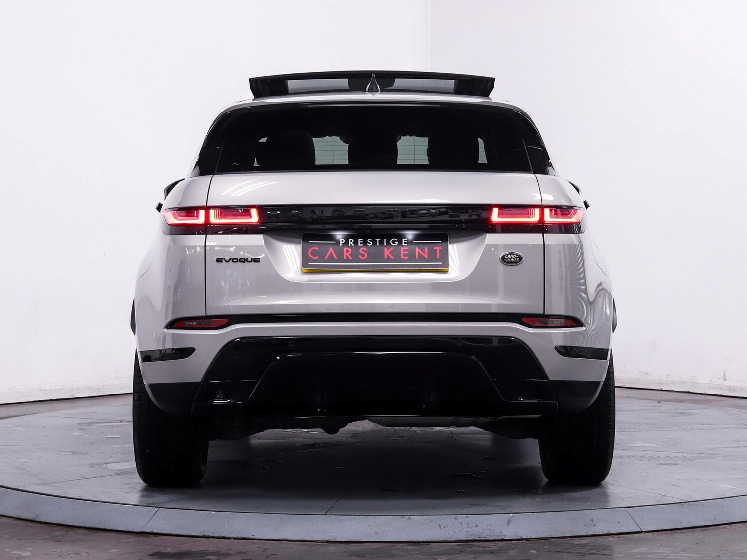 Used Land Rover Range Rover Evoque 2022 for sale - 76152400: Photo 11