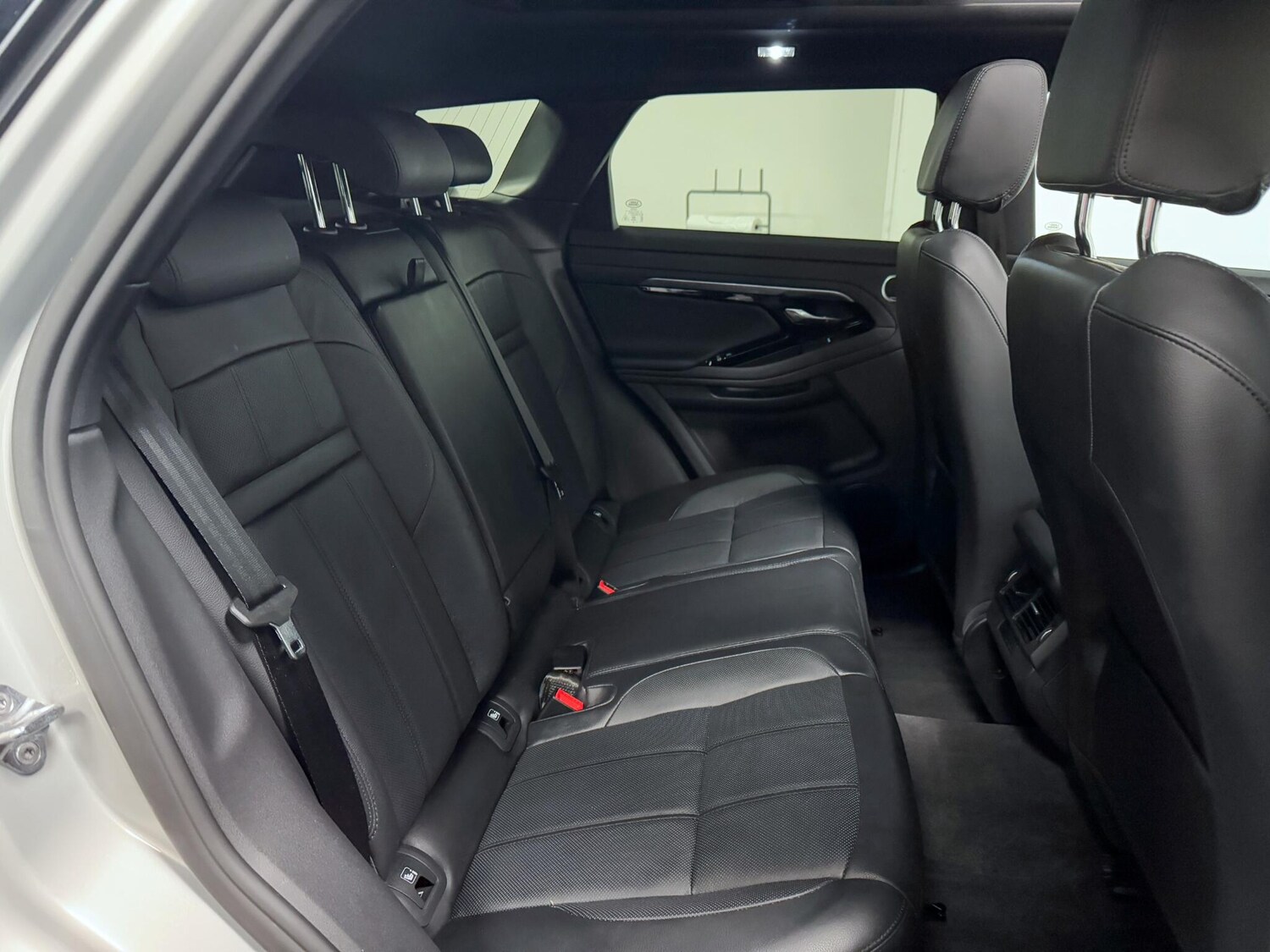 Used Land Rover Range Rover Evoque 2022 for sale - 76152400: Photo 26