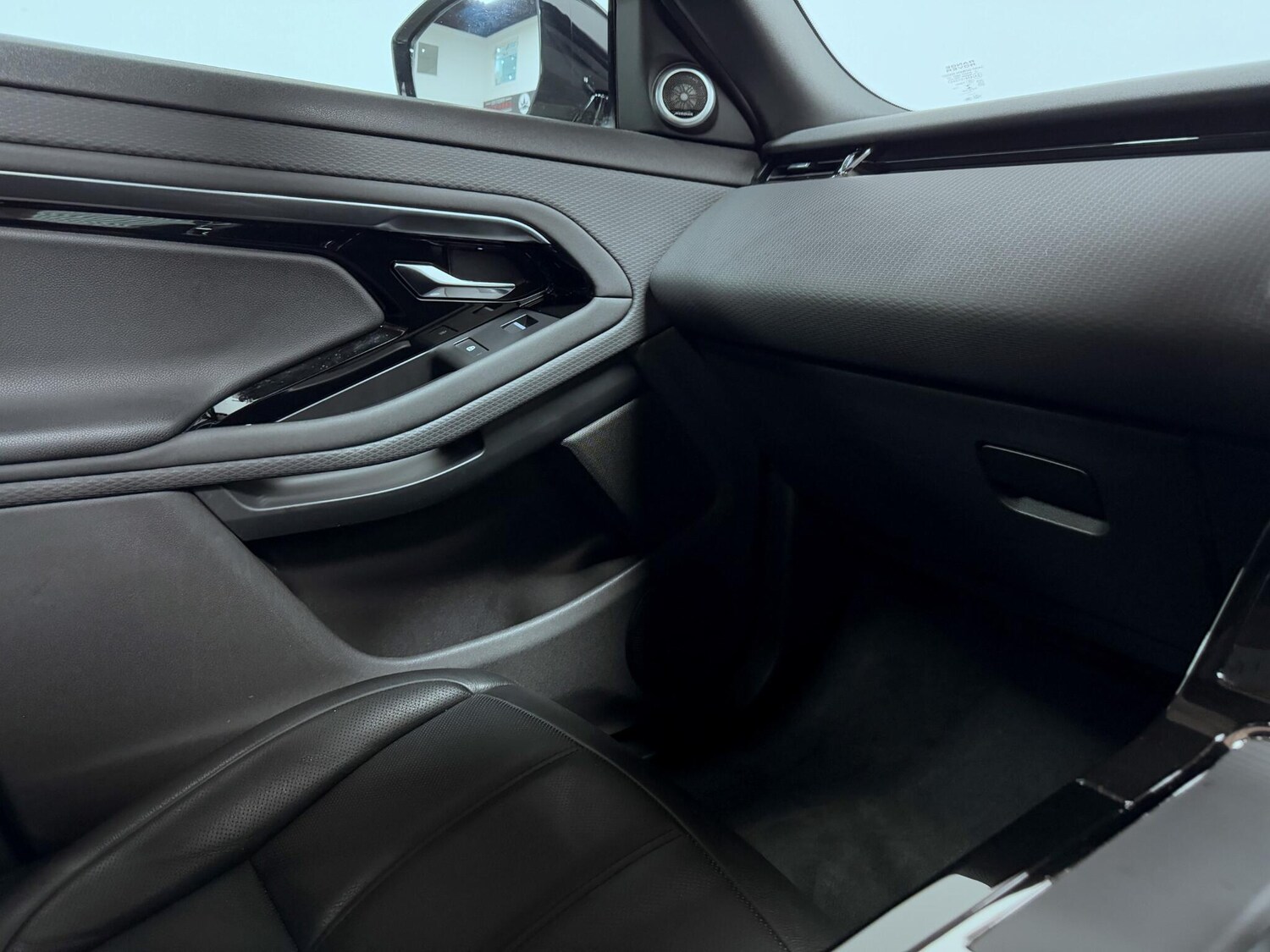 Used Land Rover Range Rover Evoque 2022 for sale - 76152400: Photo 29