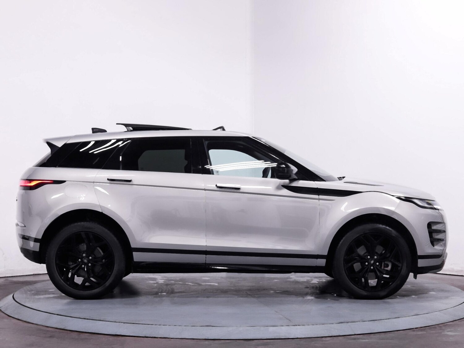 Used Land Rover Range Rover Evoque 2022 for sale - 76152400: Photo 8