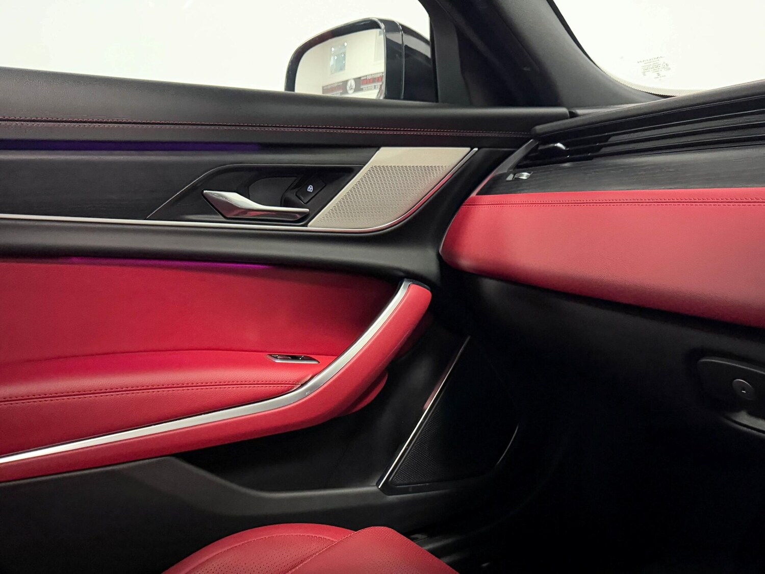 Used Jaguar XF 2023 for sale - 76152349: Photo 28