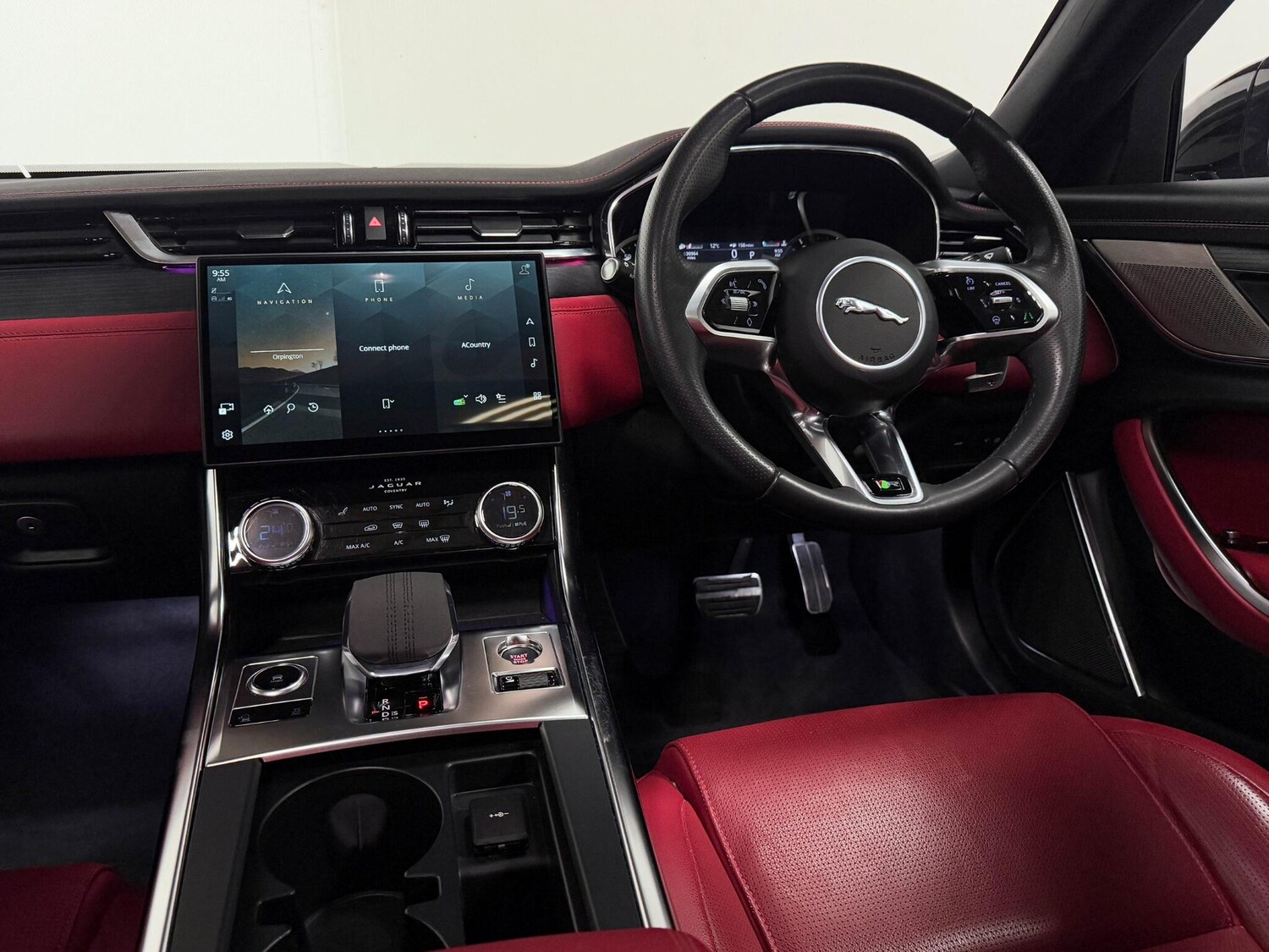 Used Jaguar XF 2023 for sale - 76152349: Photo 33