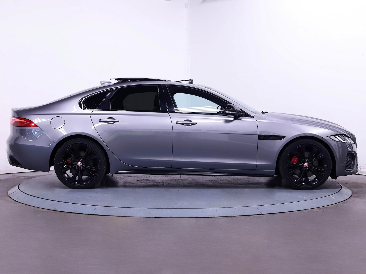 Used Jaguar XF 2023 for sale - 76152349: Photo 8