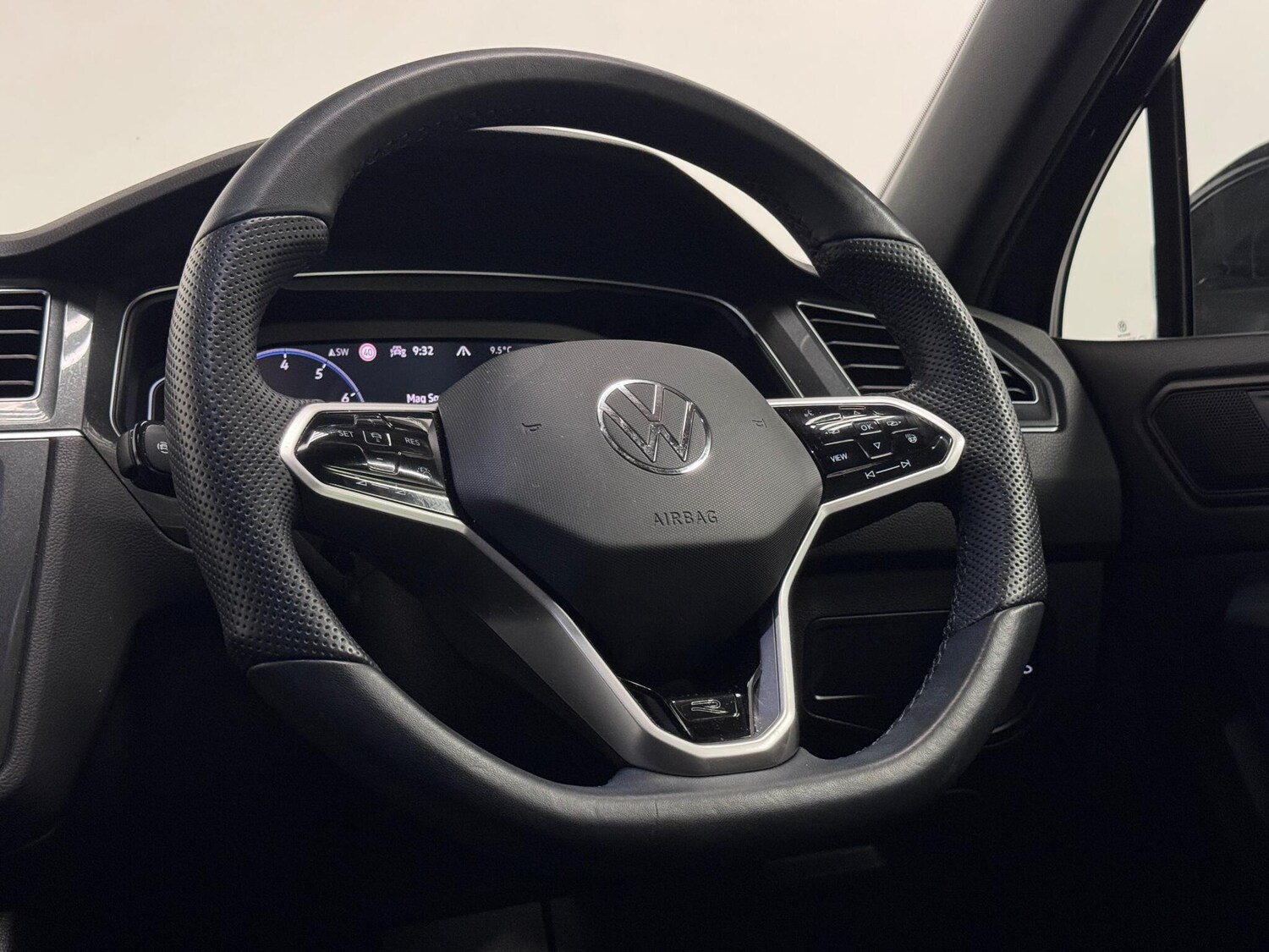 Used Volkswagen Tiguan 2021 for sale - 76389026: Photo 32