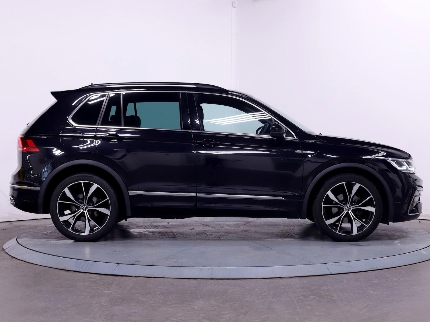Used Volkswagen Tiguan 2021 for sale - 76389026: Photo 8