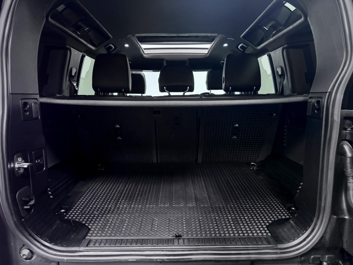 Used Land Rover Defender 110 2021 for sale - 76701158: Photo 12