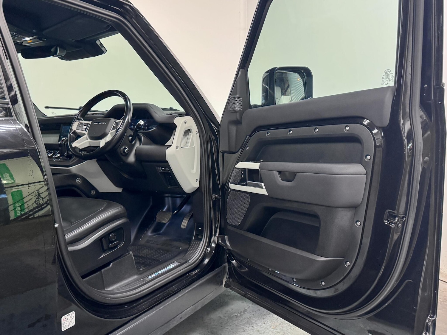 Used Land Rover Defender 110 2021 for sale - 76701158: Photo 14