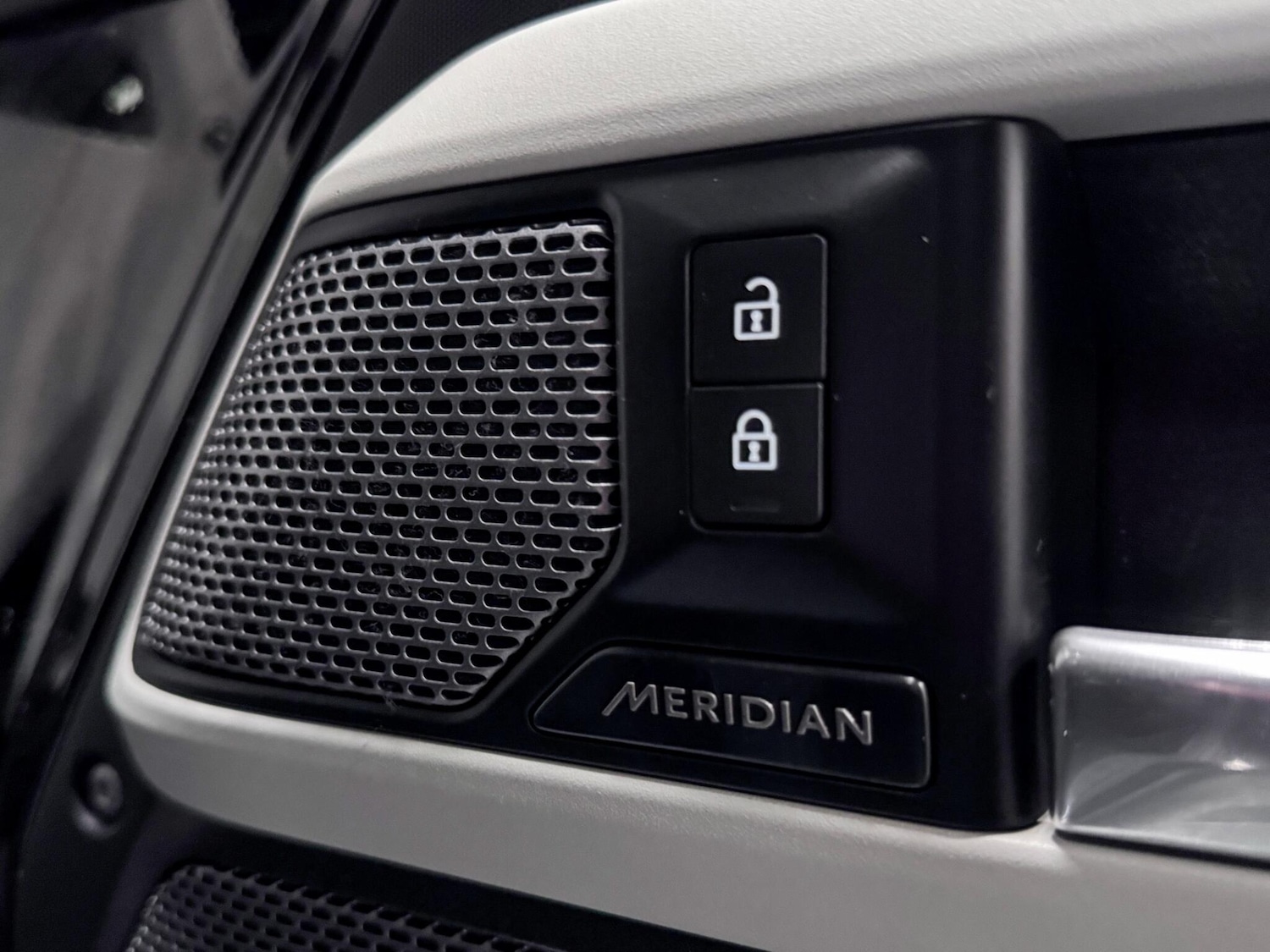 Used Land Rover Defender 110 2021 for sale - 76701158: Photo 16