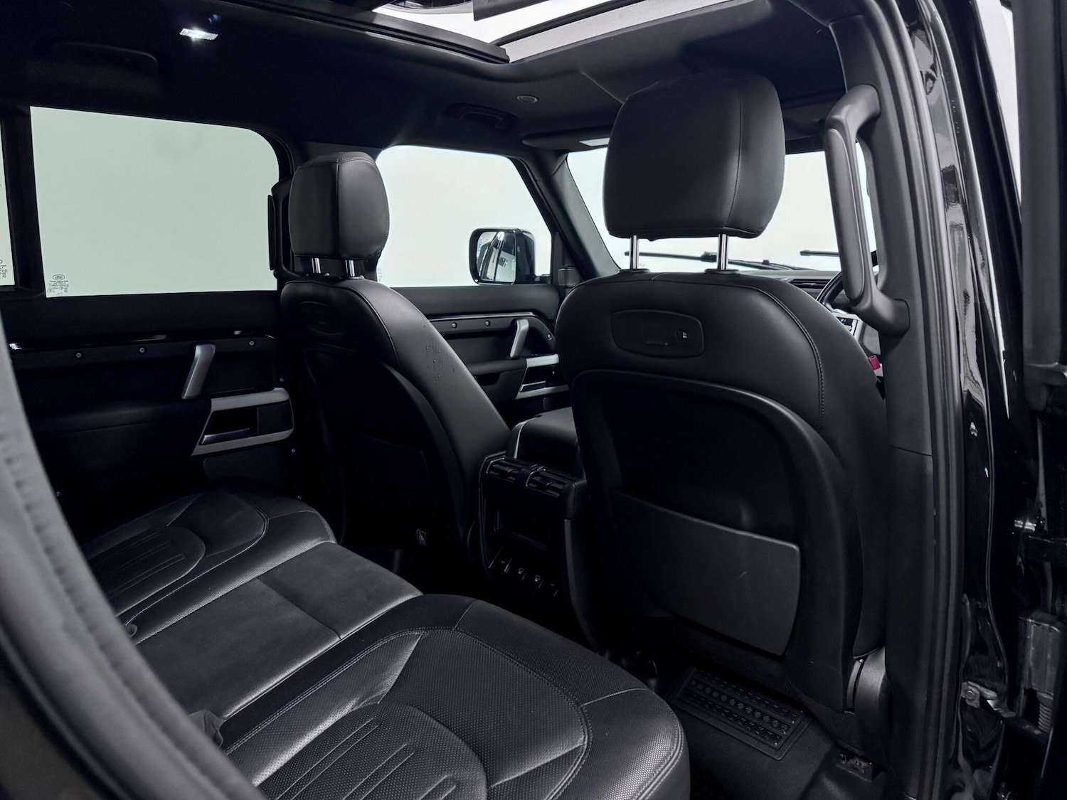 Used Land Rover Defender 110 2021 for sale - 76701158: Photo 27