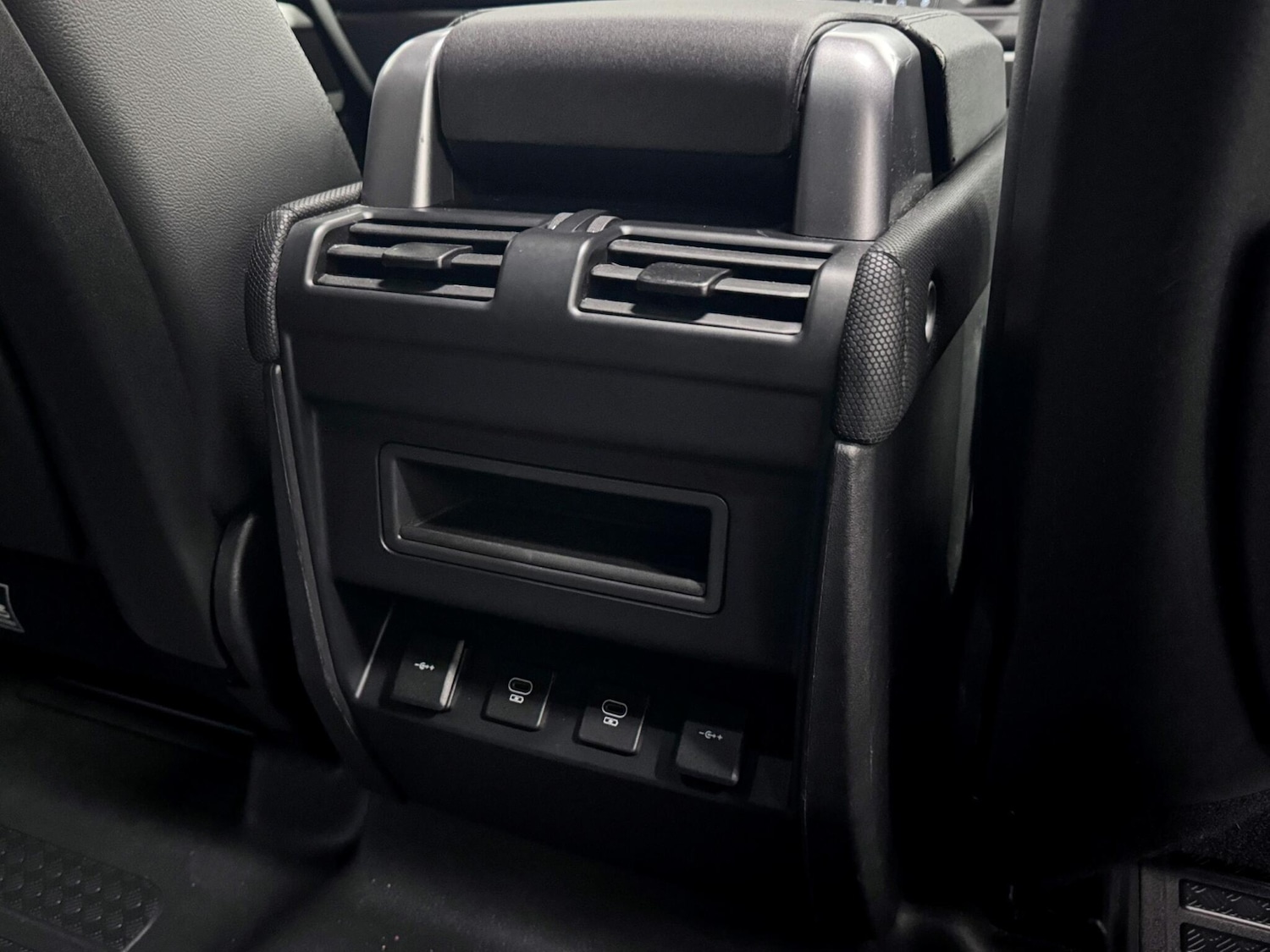 Used Land Rover Defender 110 2021 for sale - 76701158: Photo 28