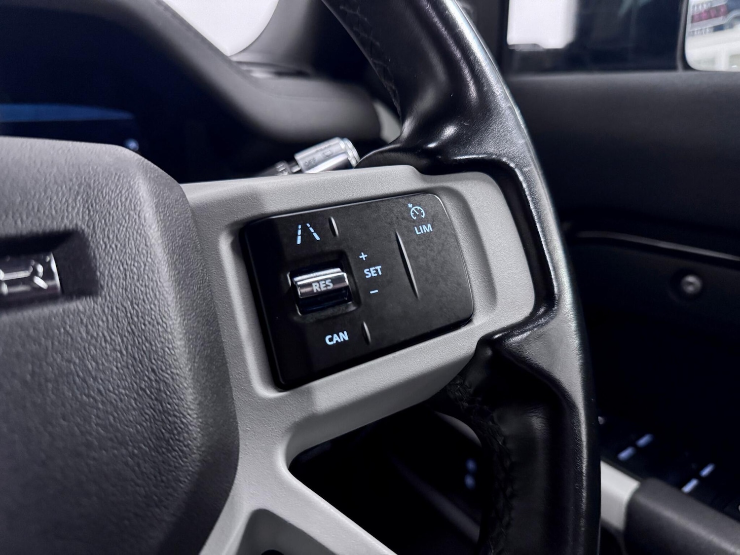 Used Land Rover Defender 110 2021 for sale - 76701158: Photo 40