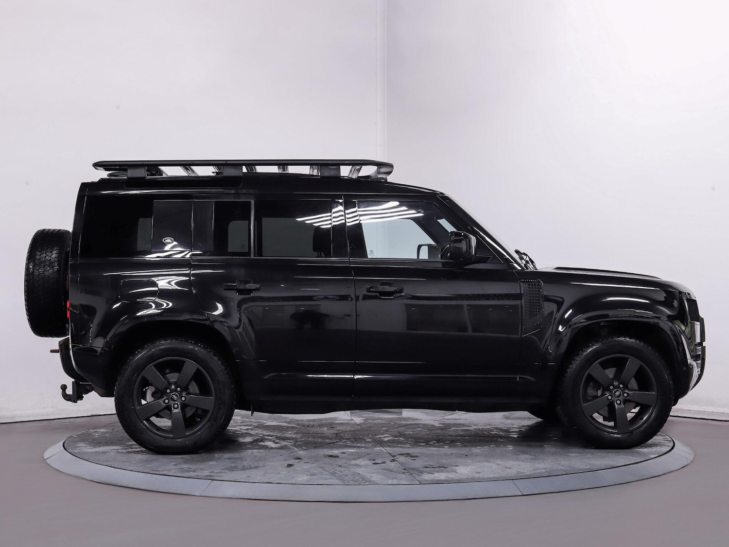 Used Land Rover Defender 110 2021 for sale - 76701158: Photo 8