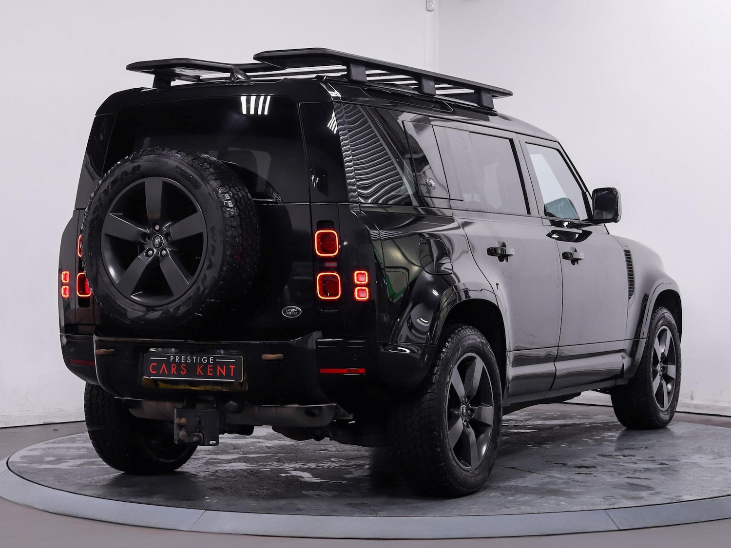 Used Land Rover Defender 110 2021 for sale - 76701158: Photo 9