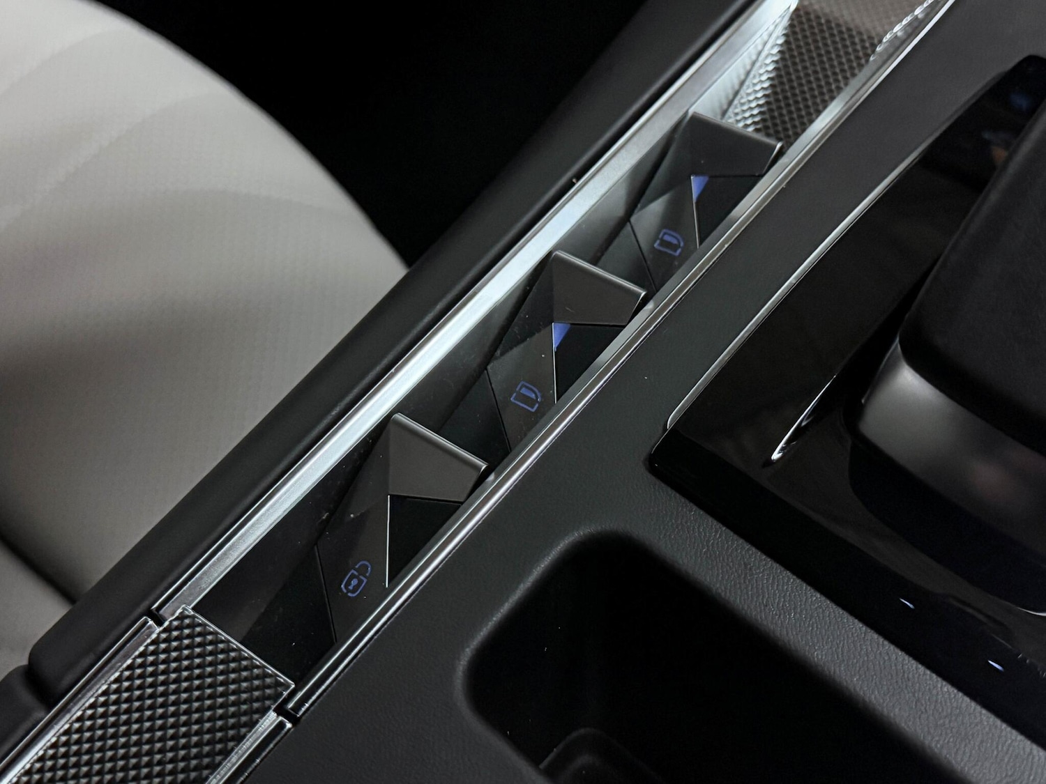 Used DS Automobiles DS 7 2024 for sale - 75927890: Photo 36