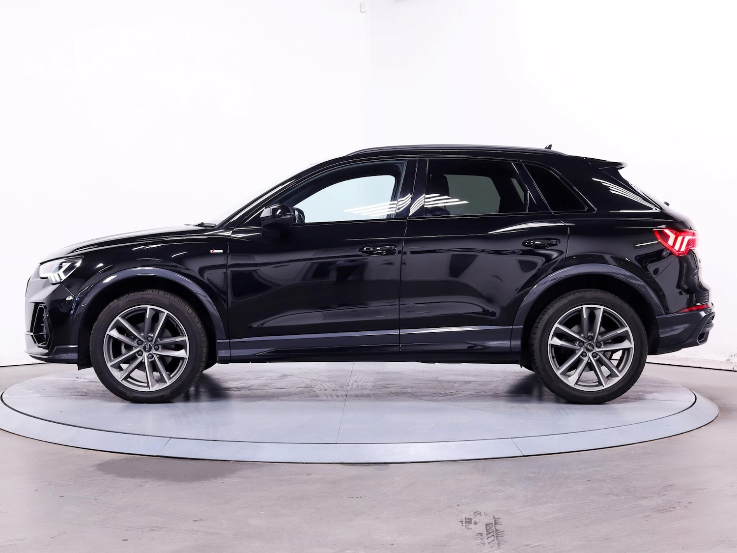 Used Audi Q3 2021 for sale - 76041841: Photo 4