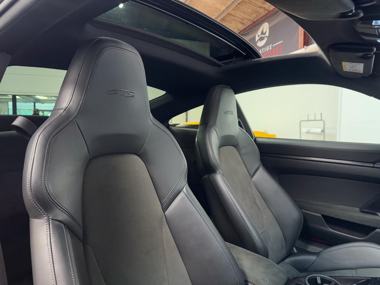 Used Porsche 911 2021 for sale - 76336155: Photo 26