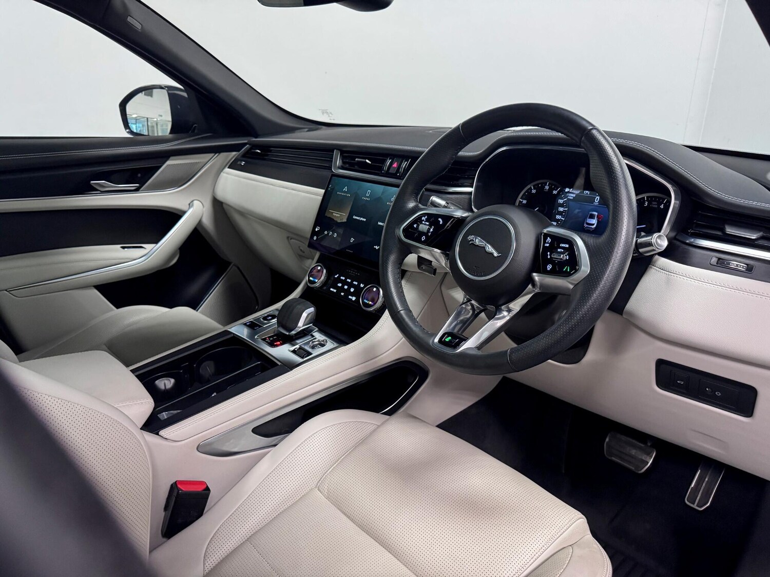 Used Jaguar F-Pace 2022 for sale - 75756571: Photo 21