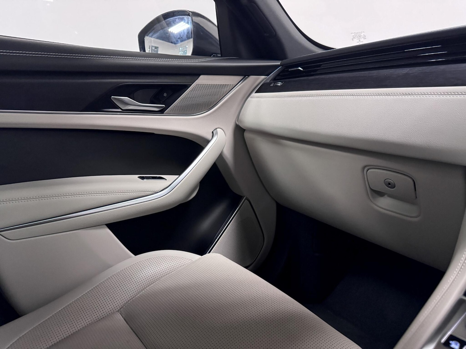 Used Jaguar F-Pace 2022 for sale - 75756571: Photo 28