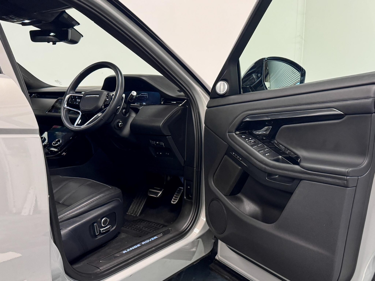 Used Land Rover Range Rover Evoque 2021 for sale - 76802137: Photo 14