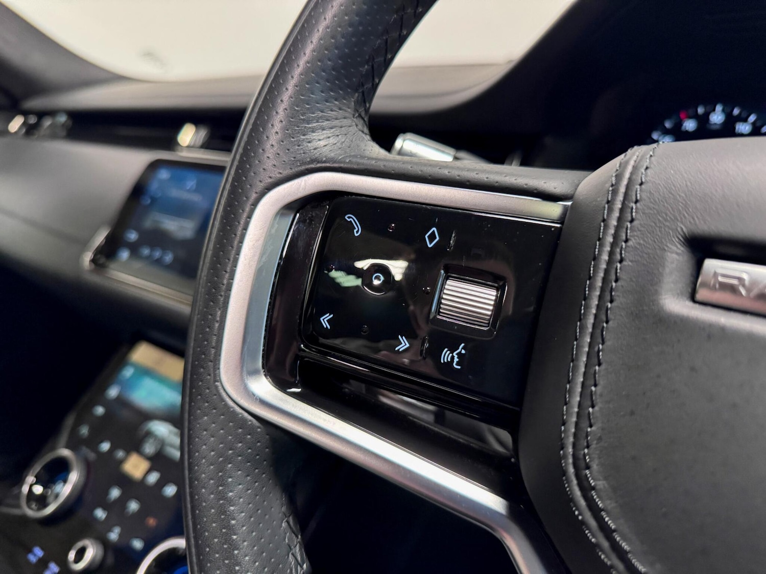 Used Land Rover Range Rover Evoque 2021 for sale - 76802137: Photo 40