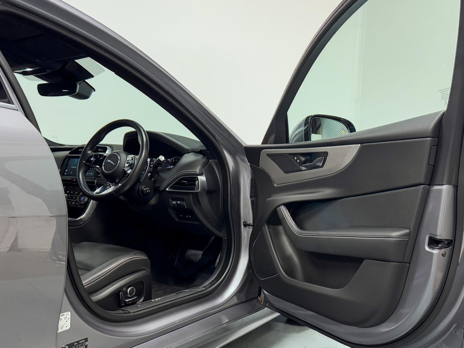 Used Jaguar XE 2022 for sale - 76041850: Photo 13