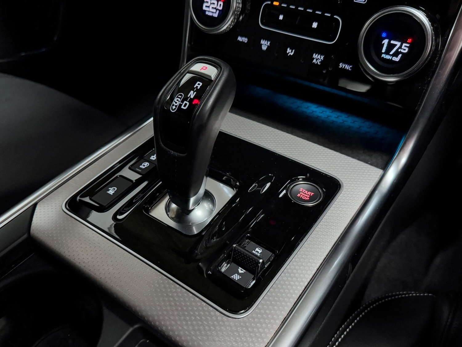 Used Jaguar XE 2022 for sale - 76041850: Photo 28