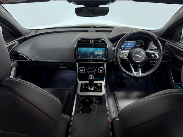 Used Jaguar XE 2022 for sale - 76041850: Photo 2