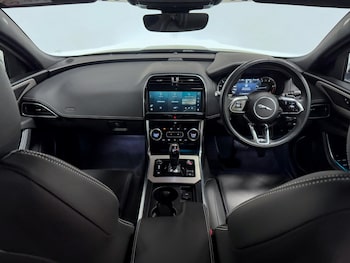 Used Jaguar XE 2022 for sale - 76041850: Photo 2