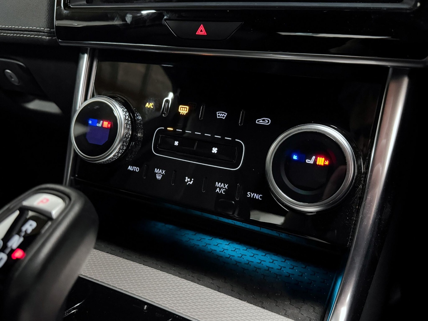 Used Jaguar XE 2022 for sale - 76041850: Photo 32