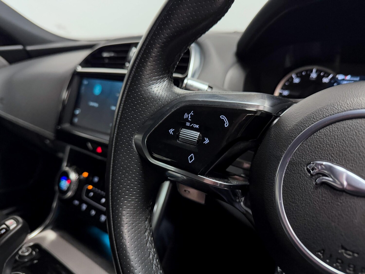 Used Jaguar XE 2022 for sale - 76041850: Photo 36