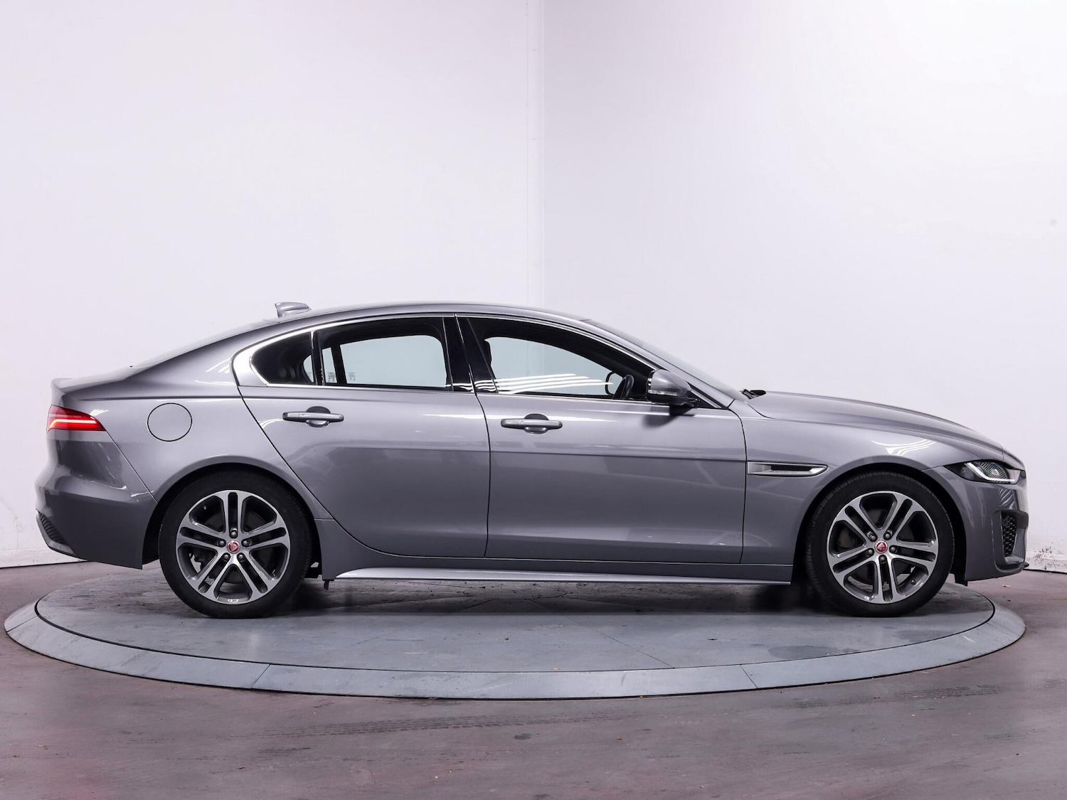 Used Jaguar XE 2022 for sale - 76041850: Photo 8