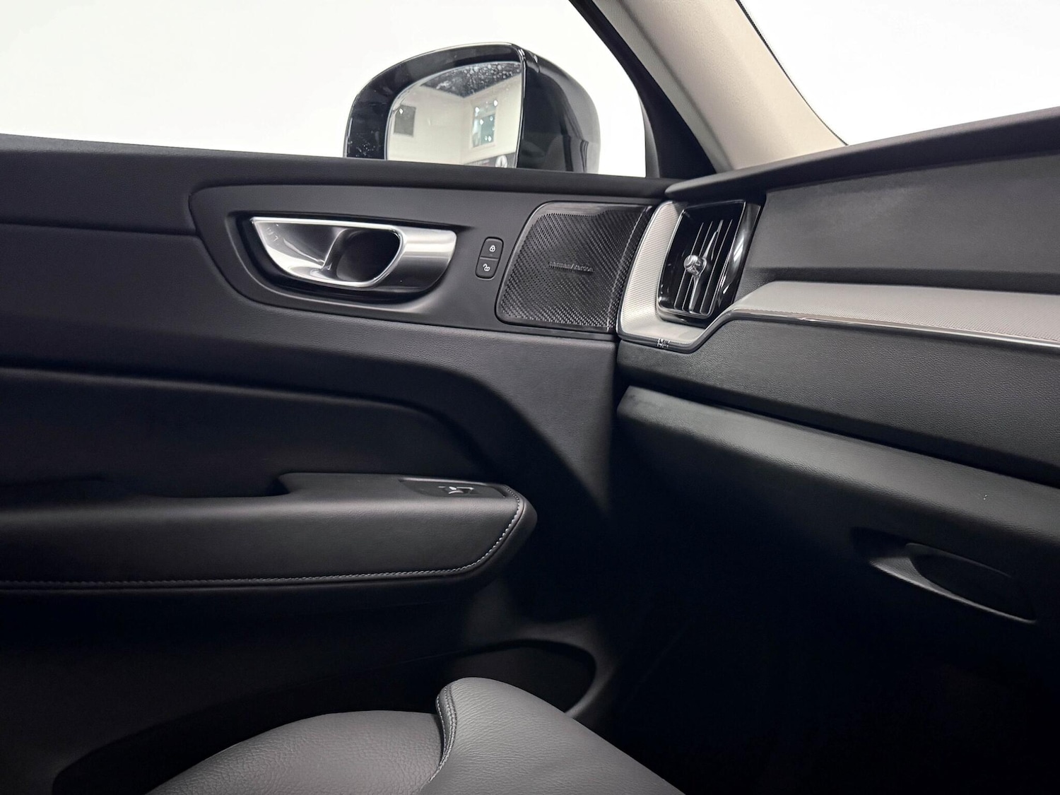 Used Volvo XC60 2023 for sale - 76409398: Photo 29