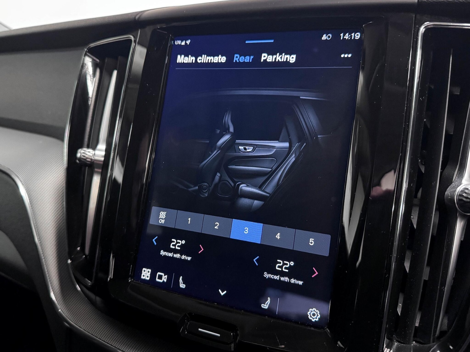 Used Volvo XC60 2023 for sale - 76409398: Photo 50