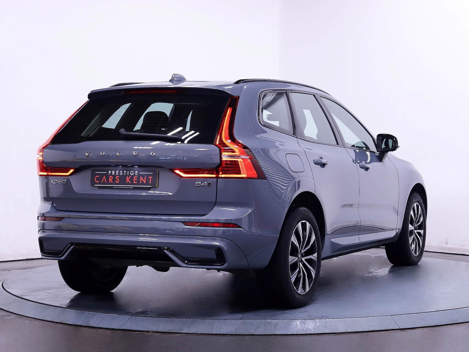 Used Volvo XC60 2023 for sale - 76409398: Photo 9