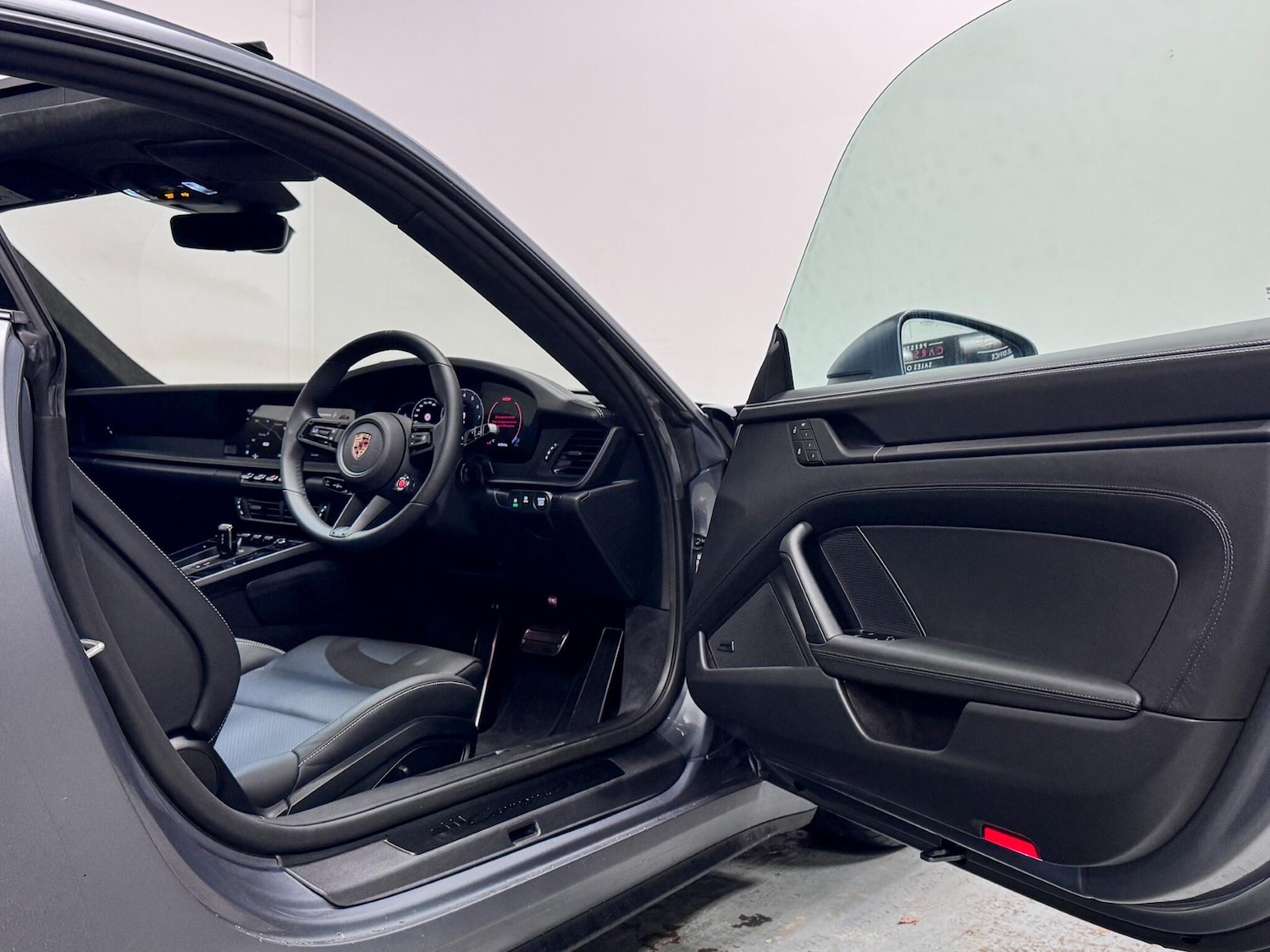 Used Porsche 911 2024 for sale - 77387535: Photo 14