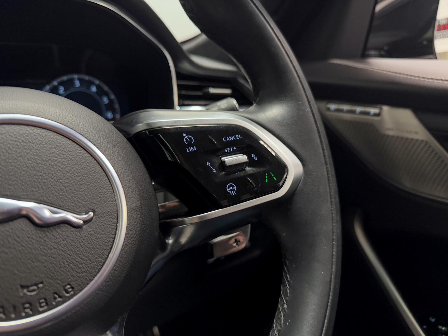 Used Jaguar F-Pace 2024 for sale - 75965586: Photo 44