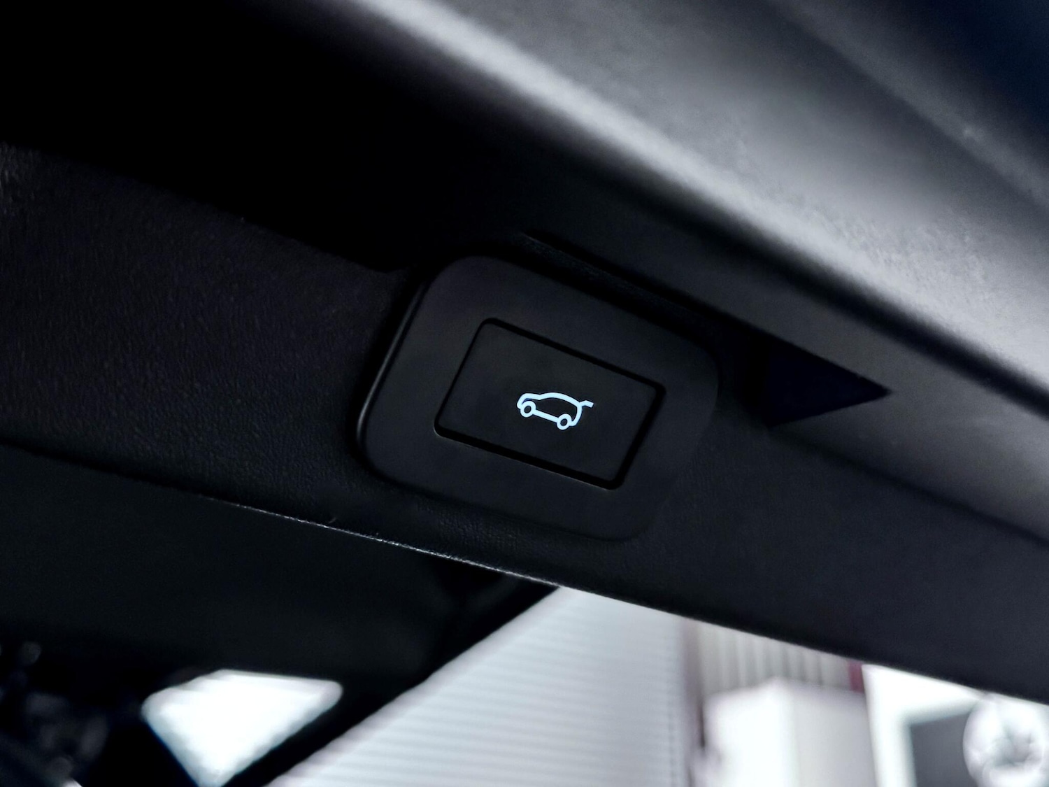 Used Land Rover Discovery 2023 for sale - 77598869: Photo 17