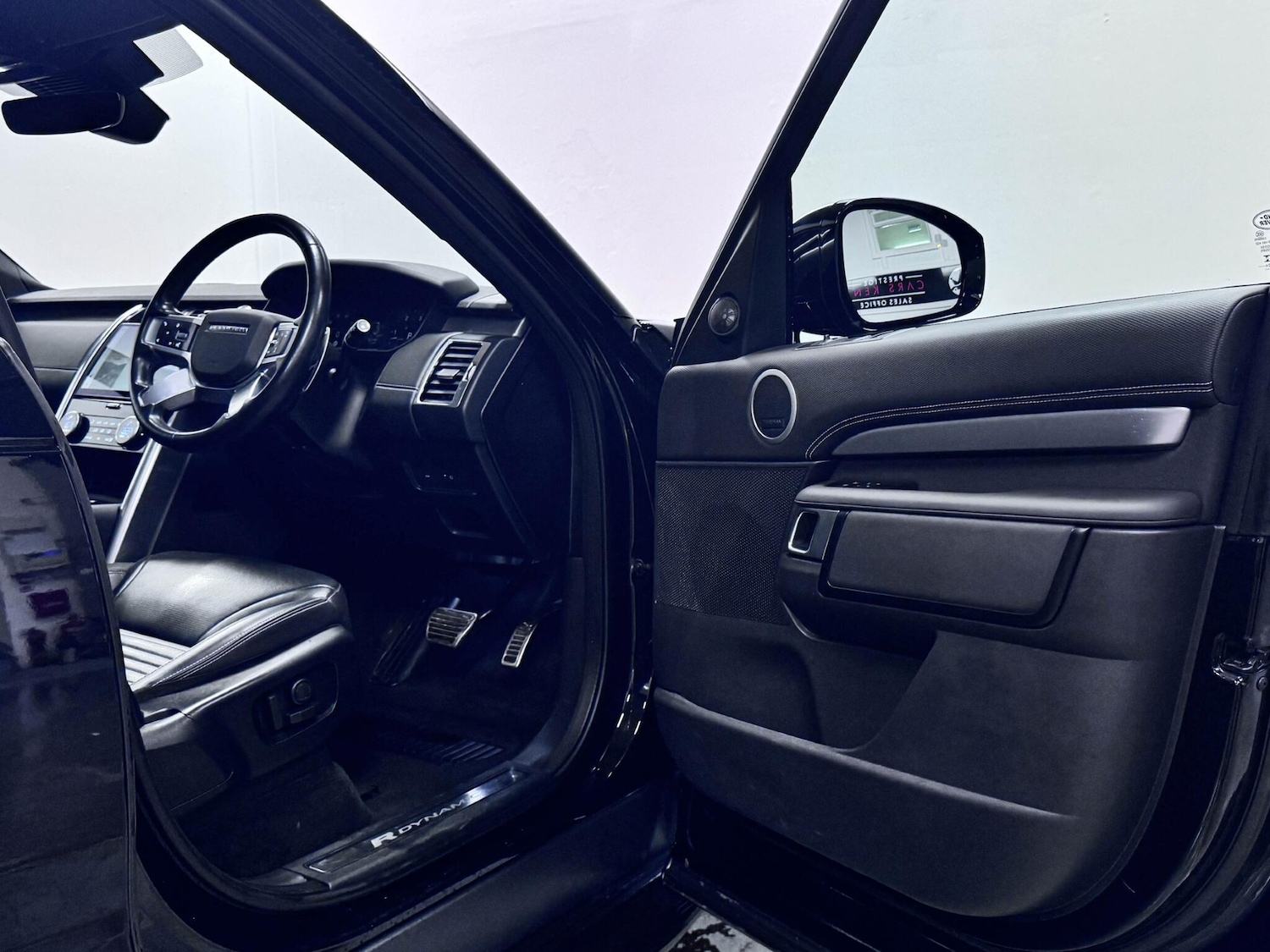 Used Land Rover Discovery 2023 for sale - 77598869: Photo 18