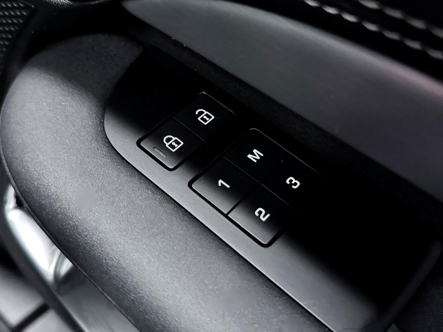 Used Land Rover Discovery 2023 for sale - 77598869: Photo 22