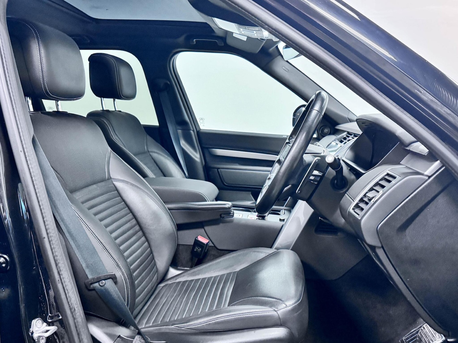 Used Land Rover Discovery 2023 for sale - 77598869: Photo 26