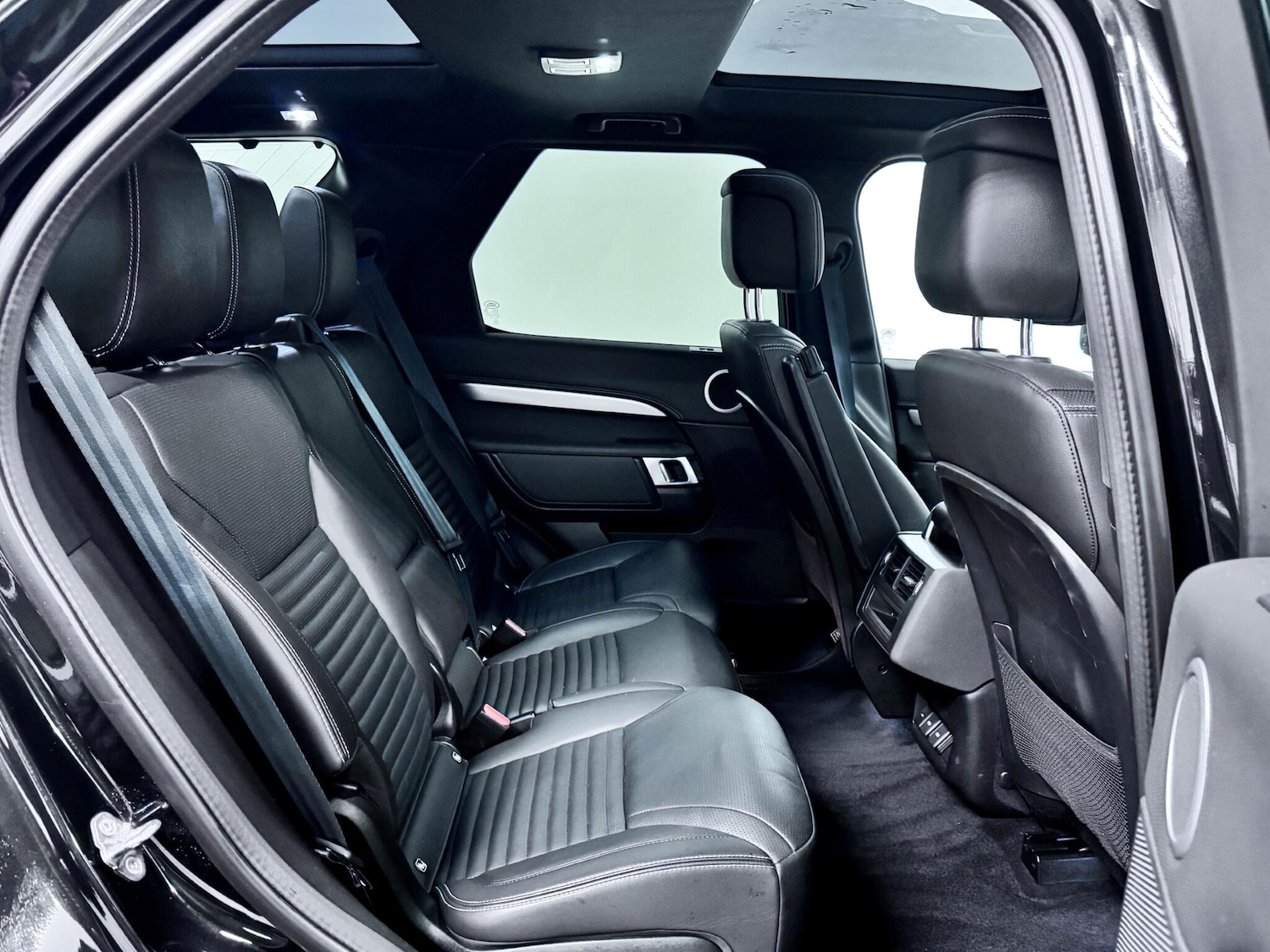 Used Land Rover Discovery 2023 for sale - 77598869: Photo 29