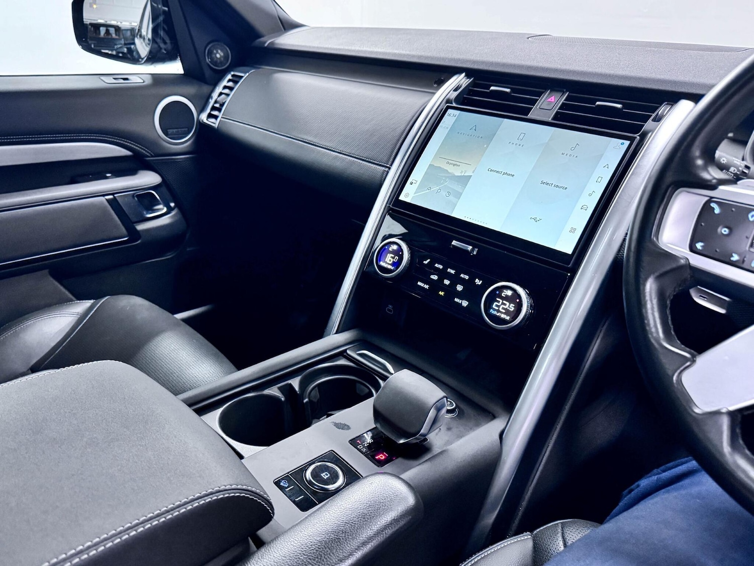 Used Land Rover Discovery 2023 for sale - 77598869: Photo 33