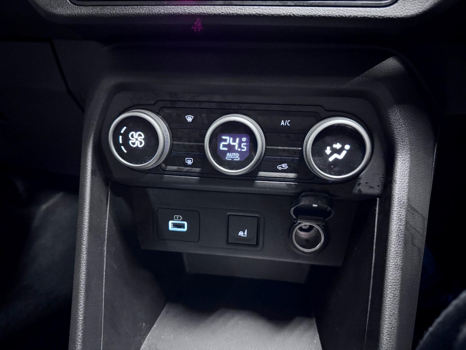 Used Dacia Jogger 2024 for sale - 76689916: Photo 26