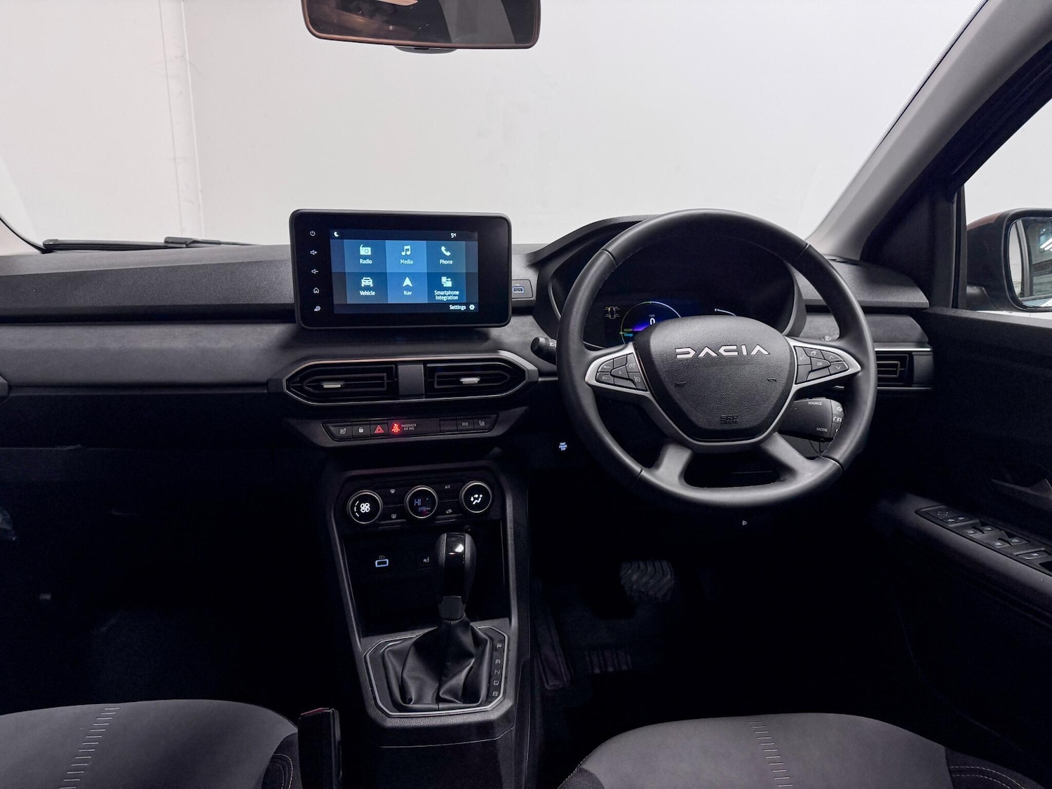 Used Dacia Jogger 2024 for sale - 76689916: Photo 28