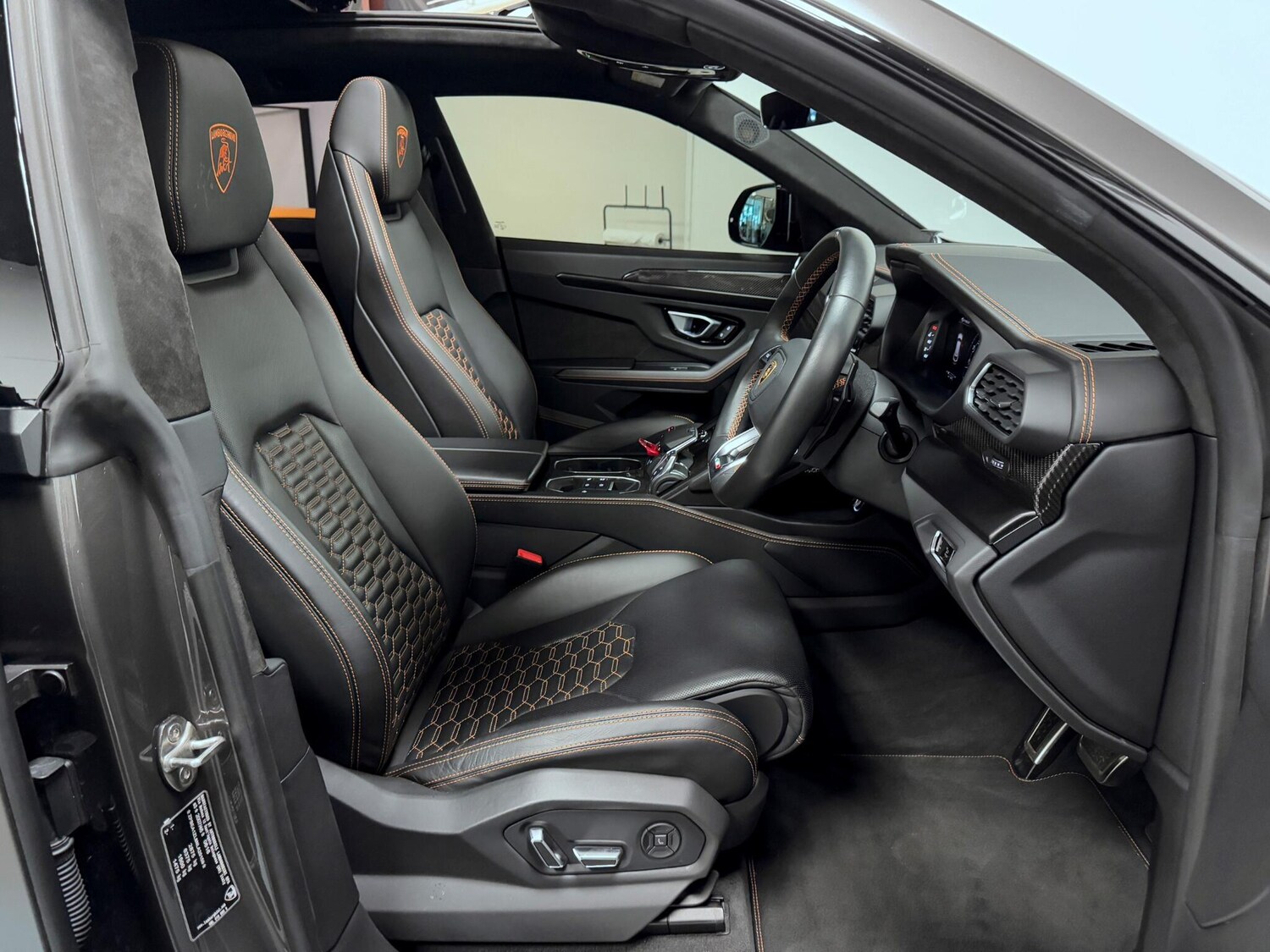 Used Lamborghini Urus 2022 for sale - 76259362: Photo 31