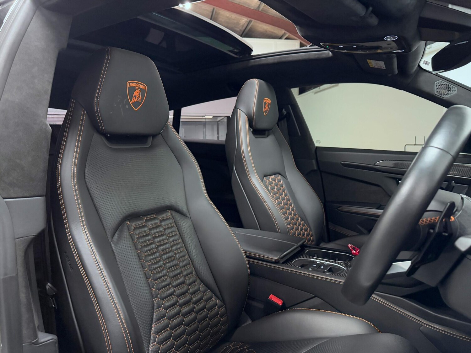 Used Lamborghini Urus 2022 for sale - 76259362: Photo 32