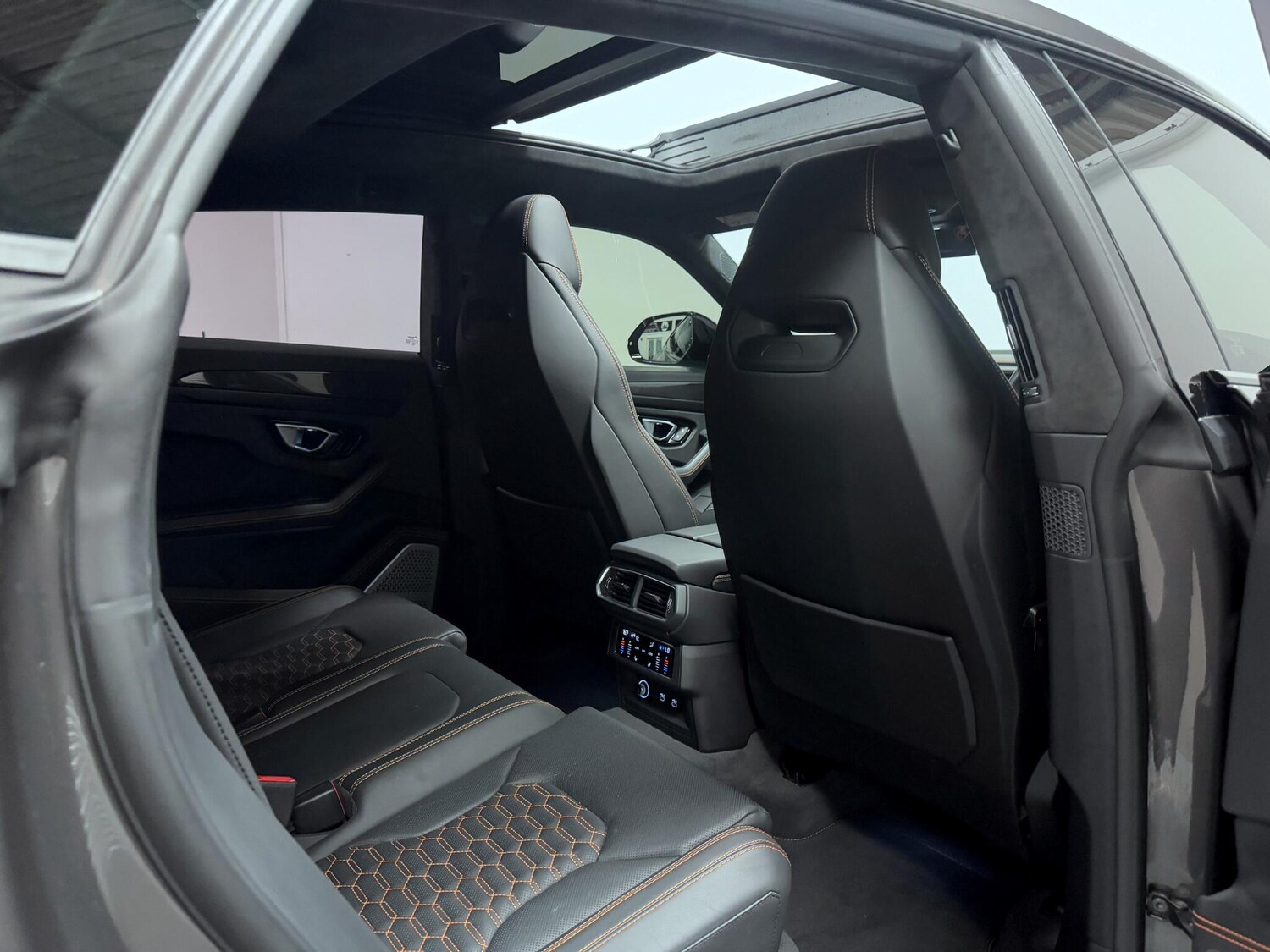 Used Lamborghini Urus 2022 for sale - 76259362: Photo 34