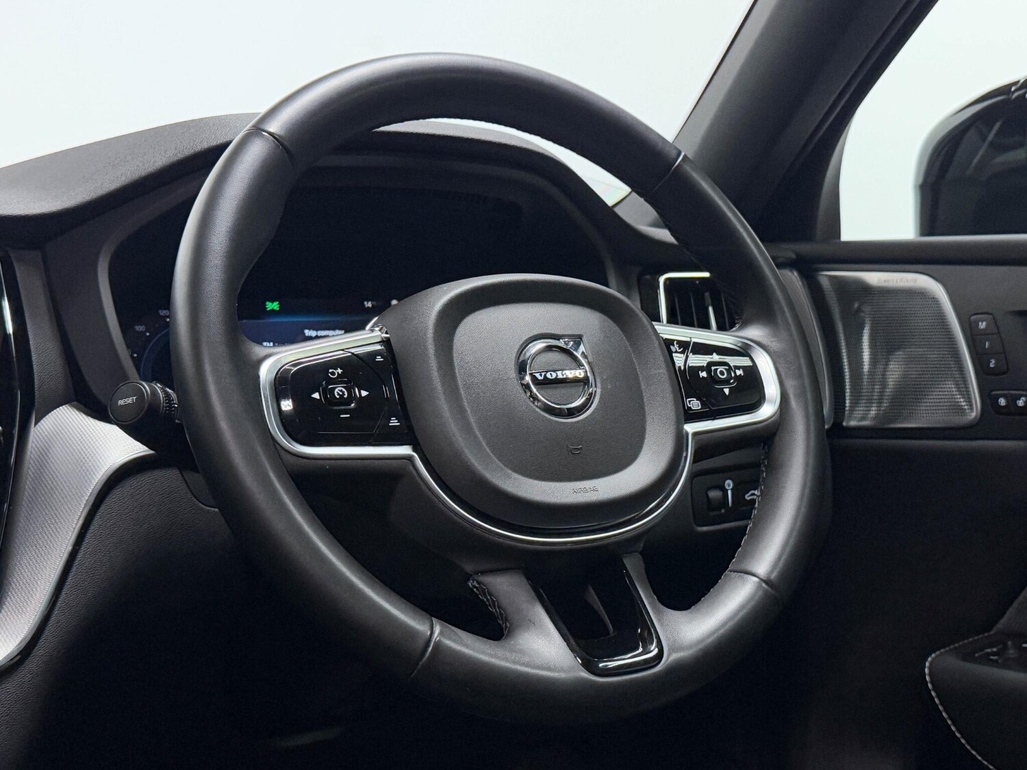 Used Volvo XC60 2021 for sale - 76326762: Photo 36