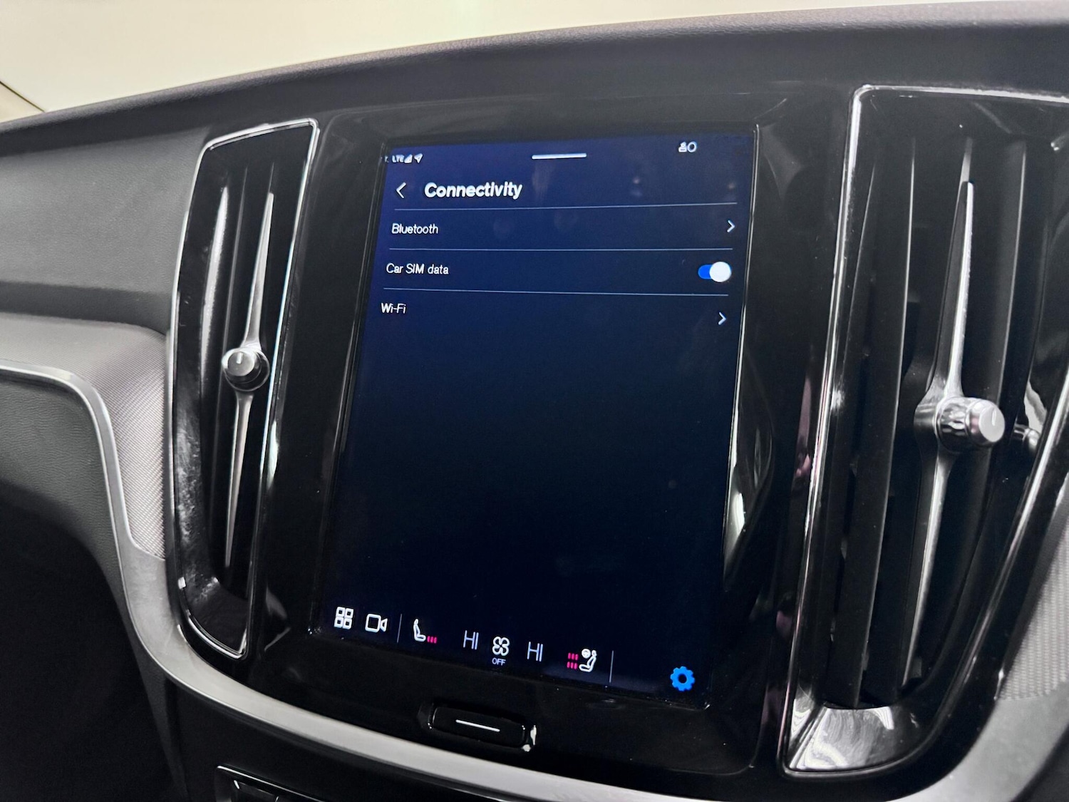 Used Volvo V60 2022 for sale - 77585608: Photo 45